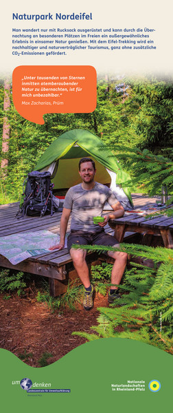 Max Zacharias vor seinem Zelt im Naturpark Nordeifel